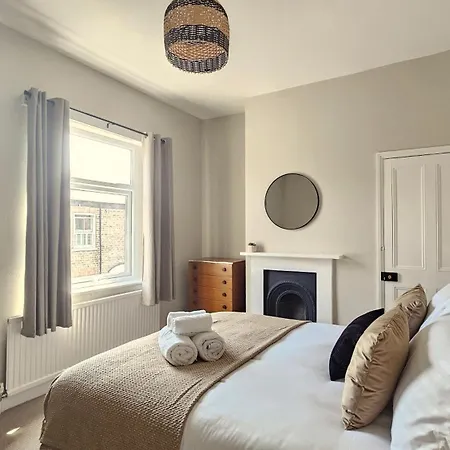 Casa vacanze St Pauls Terrace - 2 Bed House Nr Train Station