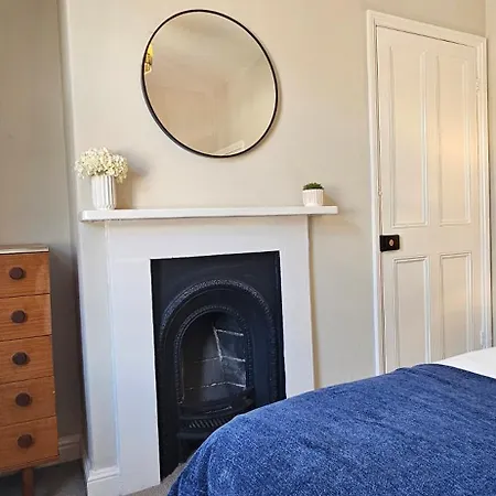 Casa vacanze St Pauls Terrace - 2 Bed House Nr Train Station *