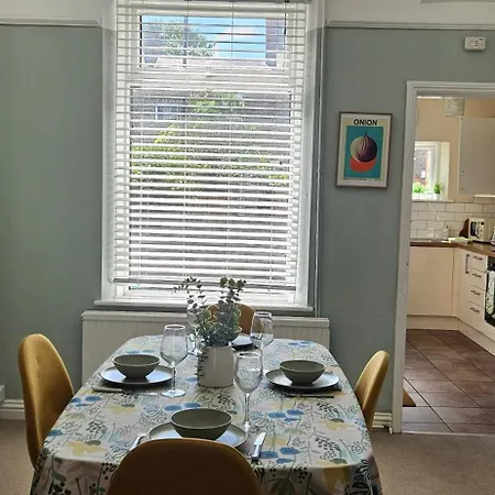 St Pauls Terrace - 2 Bed House Nr Train Station York